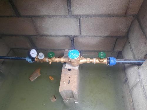 kopanje-sahte-postavljanje-sata-za-vodu