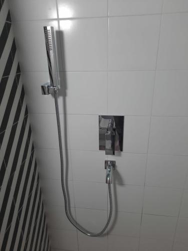 montiranje-tus-baterija-u-kupatilu-beograd